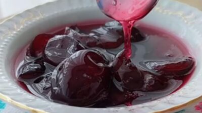 MÜRDÜM ERİĞİ REÇELİ 1 kg mürdüm eriği sert olanlardan (