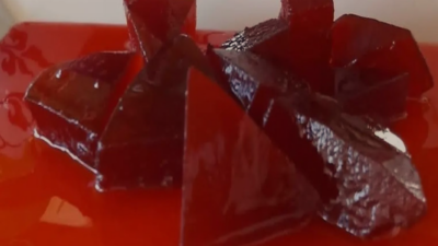 KARPUZ REÇELİ Malzemeler: 1 tane kalın kabuklu irice karpuz 3