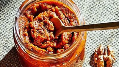 MUHAMMARA Malzemeler: 1 su bardağı ince çekilmiş ceviziçi 1 su