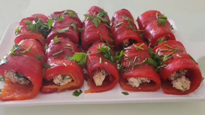 PEYNİR DOLGULU BİBER DOLMASI Malzemeler 6 adet kapya biber 200