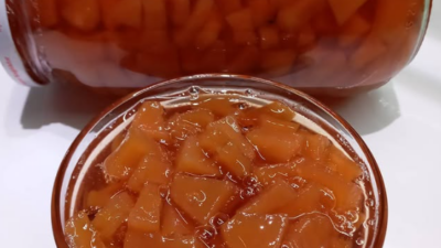 AYVA REÇELİ Malzemeler: 1,5 kg ayva ( 4 adet orta