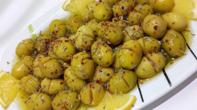 Doğal Ev Yapımı Zeytin zeytin lerim tatlanıp yemeye hazır hale