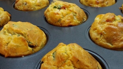 Kahvaltılık Top Kek Malzemeler: 3 yumurta 1 çay bardağı sıvıyağ