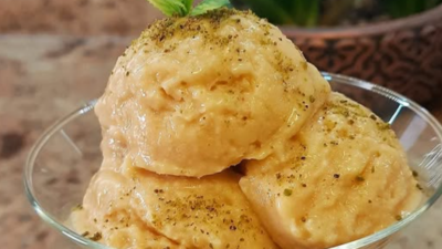 ŞEFTALİLİ DONDURMA Malzemeler: 3 adet orta boy şeftali 2 yemek