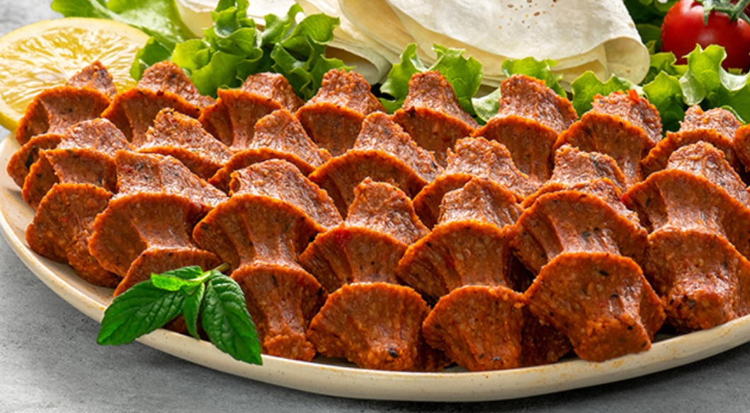 Çiğköfte Tarifi MALZEMELER : 4 su bardağı esmer köftelik bulgur