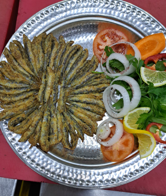 HAMSİ TARİFİ MalzemeListesi: 1 kilo hamsi mısır unu,tuz biraz zeytinyağı