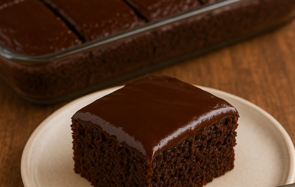 Çikolatalı Islak Kek Tarifi İçin alzemeler 4 adet yumurta 1,