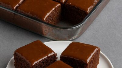 Islak Kek Malzemeler: 3 adet yumurta 1 su bardağı toz