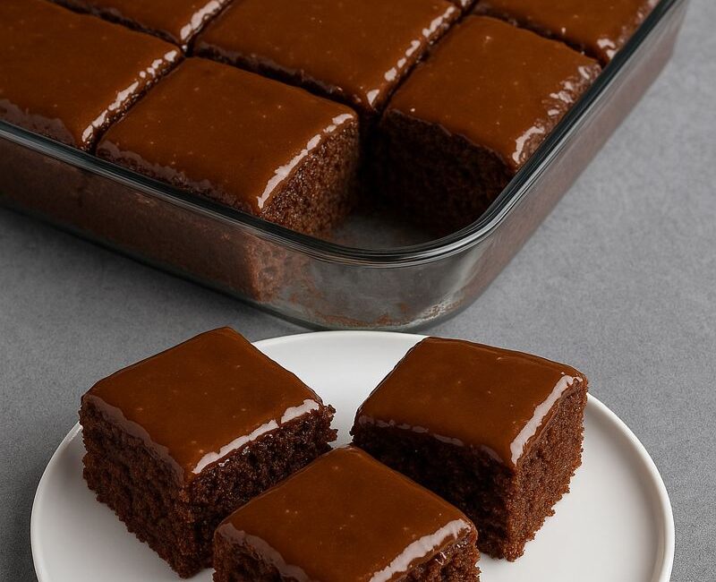 Islak Kek Malzemeler: 3 adet yumurta 1 su bardağı toz