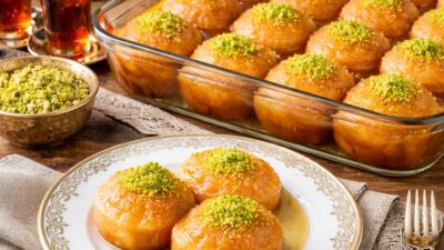 Borcamda Şerbetli Şekerpare Tatlısı Malzemeler Tatlı için: 125 gram tereyağı
