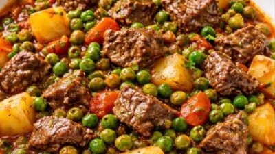 Etli patatesli bezelye yemeği, Türk mutfağının en sevilen tencere yemeklerinden