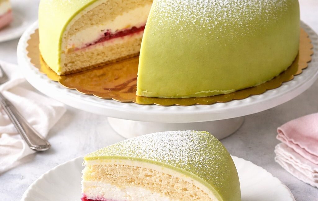 Prenses Pastası (Prinsesstårta) Tarifi İsveç’e Özgü Klasik Pasta Pandispanya (Kek