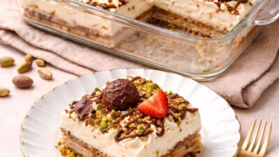 Çikolatalı Rüya Tatlısı Malzemeler Taban için: 2 paket petibör bisküvi