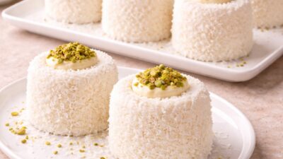 Sütlü Fincan Pastası Sütlü Fincan Pastası 8 adet Muhallebisi için: 1 litre süt