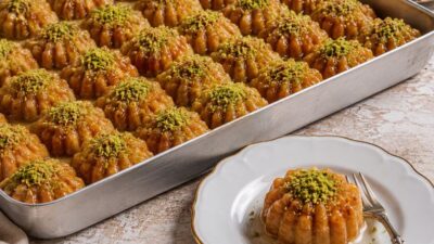 Şerbetli Sümbül Tatlısı Tarifi Şerbetli Sümbül Tatlısı Tarifi Malzemeler Hamuru İçin 125 g tereyağı