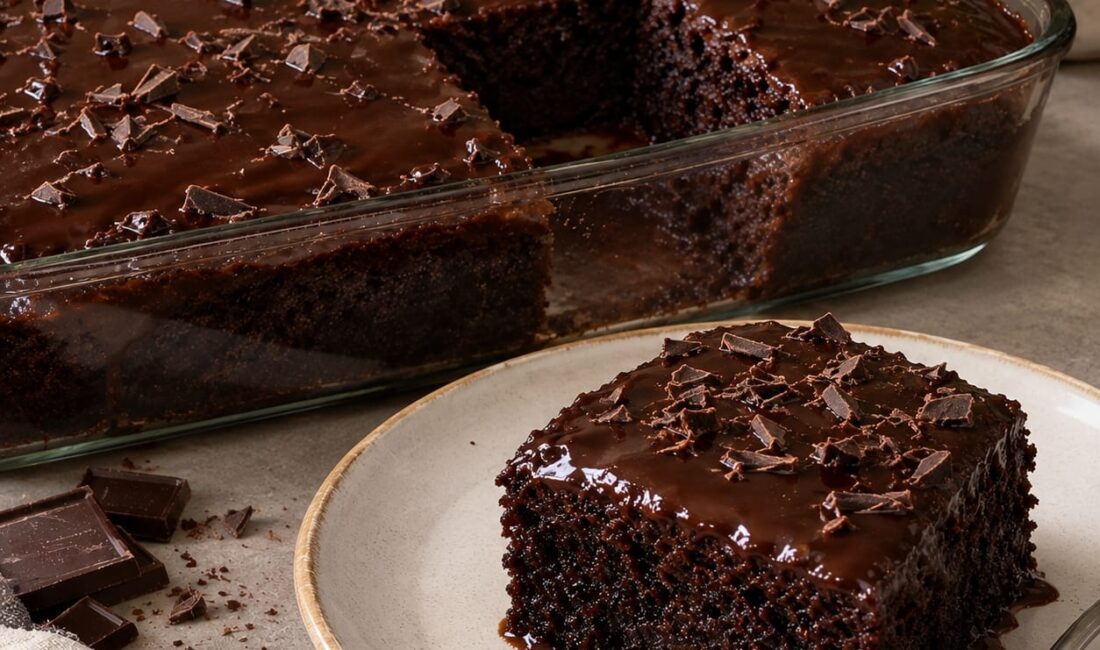 Browni Islak Kek Tarifi Bol Çikolatalı ve Tam Kıvamında Brownie ıslak kek tarifi, yoğun