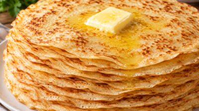 Kat kat krep tarifi, kahvaltı sofralarının vazgeçilmez lezzetlerinden biri olan